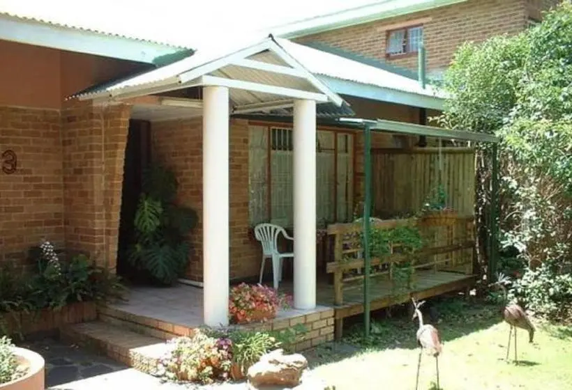 اتاق لوکس, Bedrock Guesthouse