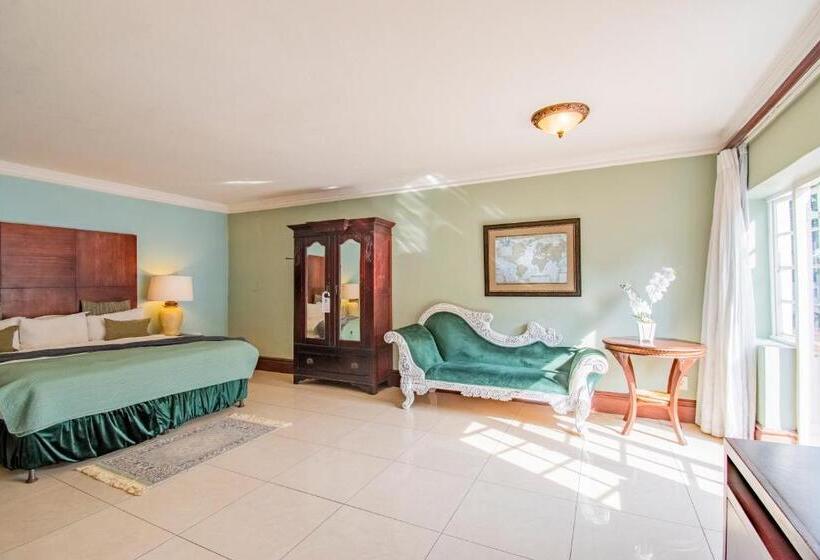 סוויטה, Emakhosini Boutique