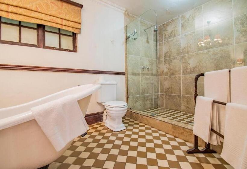 סוויטה, Emakhosini Boutique