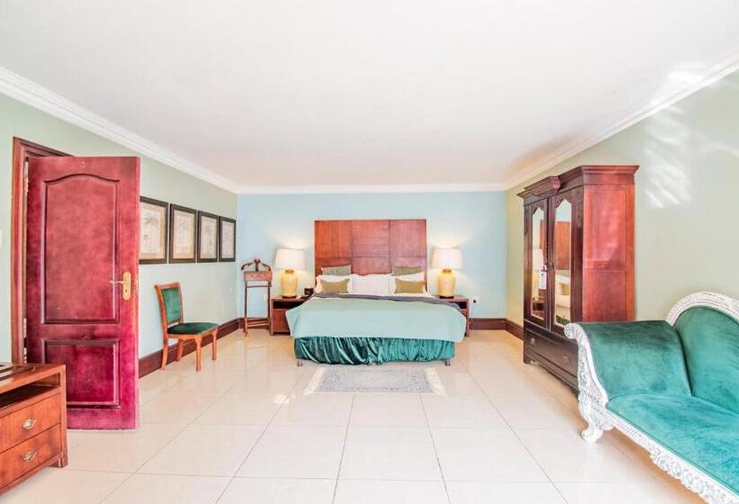 Suite, Emakhosini Boutique