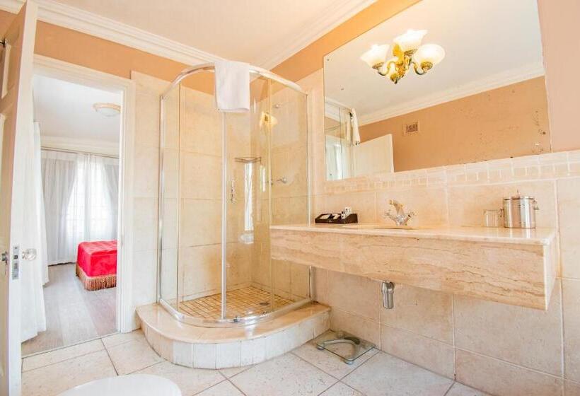 סוויטה, Emakhosini Boutique