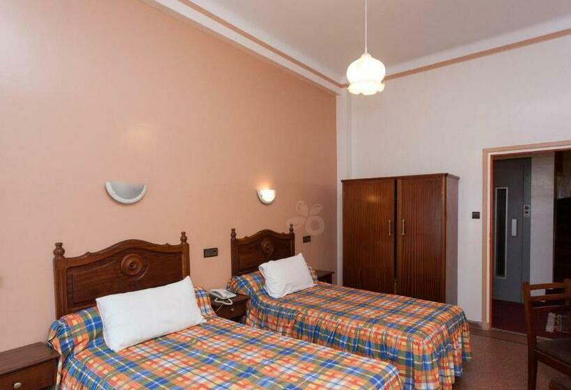 اتاق استاندارد یک نفره, Hôtel Astrid