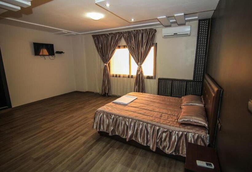 سوییت, Jedda Douhi El Ouassini