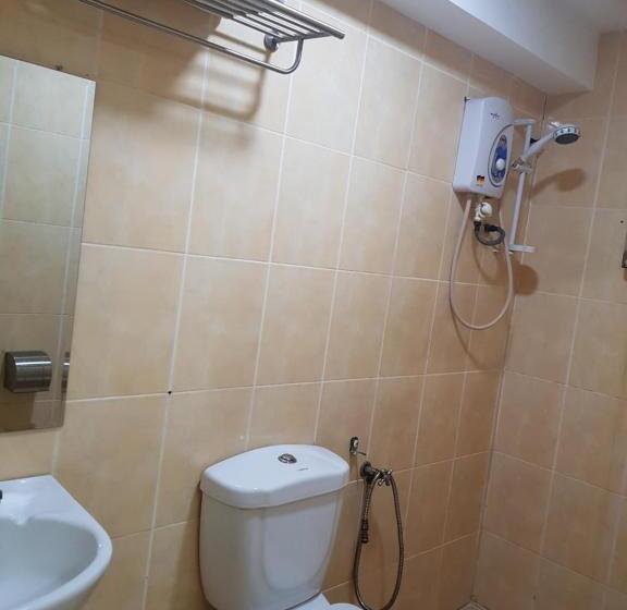 이코노미 룸, New City