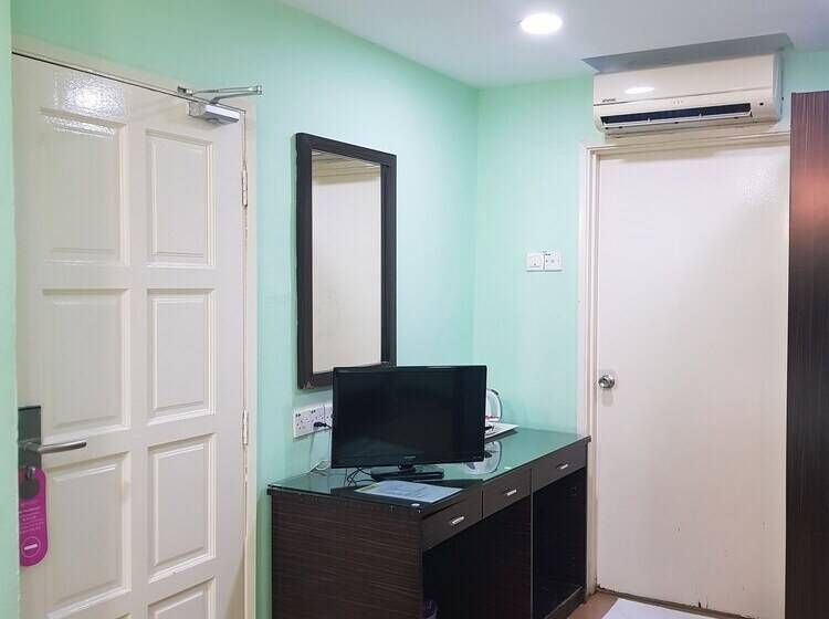 이코노미 룸, New City