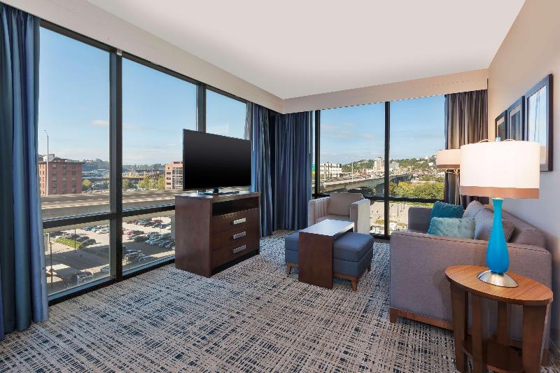 이코노미 룸, New City