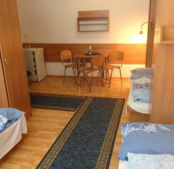 Habitació Triple Estàndard, Prim