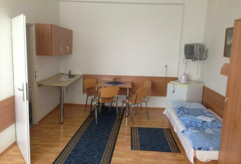 Habitació Quàdruple Estàndard, Prim