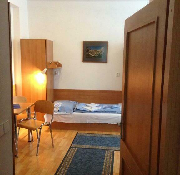 Habitació Triple Estàndard, Prim