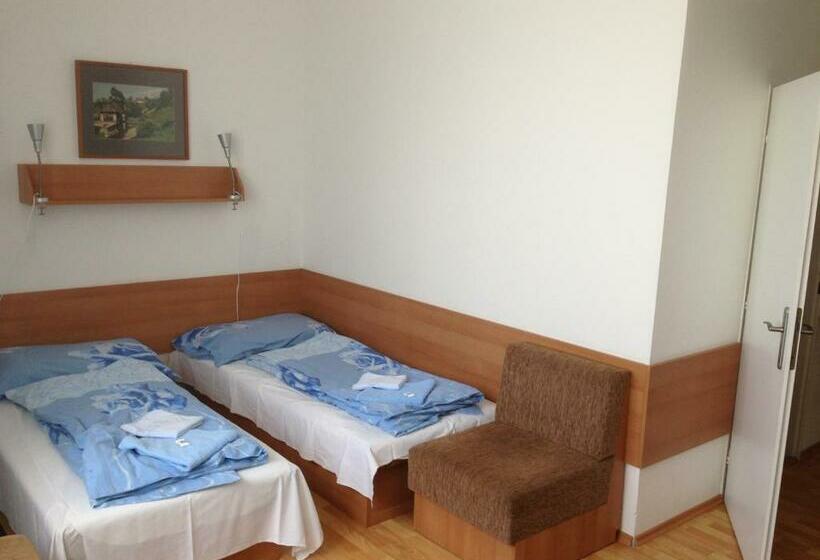 Habitació Quàdruple Estàndard, Prim