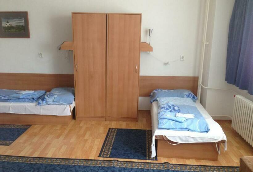 Habitació Quàdruple Estàndard, Prim