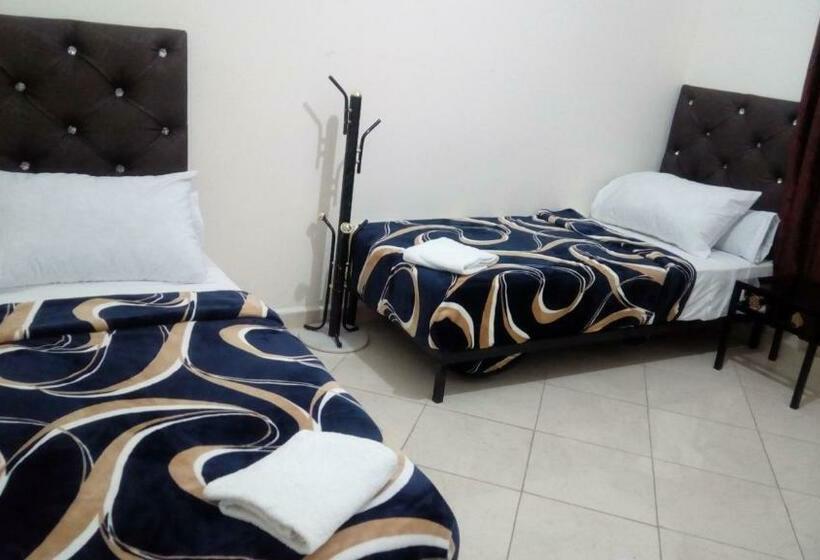 اتاق استاندارد سه نفره, San Mao Sahara