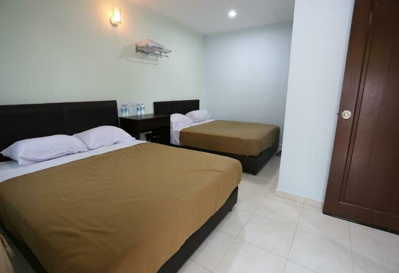 Habitació Familiar Deluxe, Tengkera