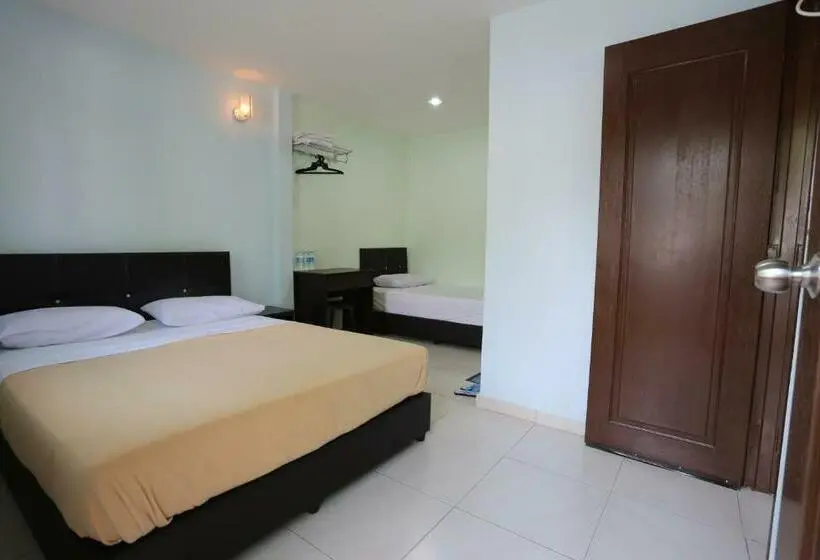 3 Bett Deluxe Zimmer, Tengkera