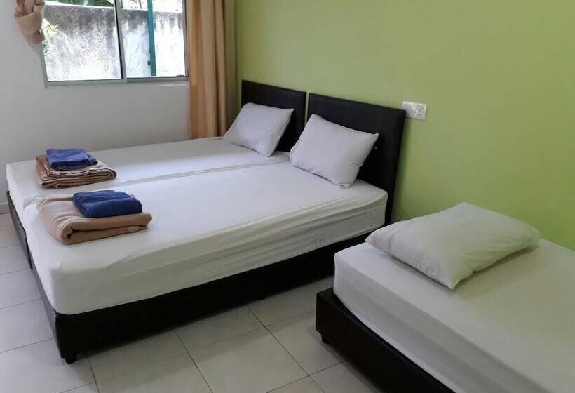 Habitació Triple Deluxe, Tengkera