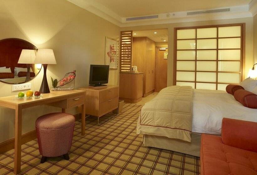 Семейный Номер Deluxe, Sun City Hotel And Casino