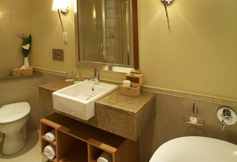 Номер Deluxe, Sun City Hotel And Casino