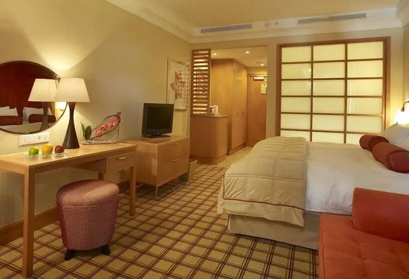Superior-perhehuone, Sun City Hotel And Casino