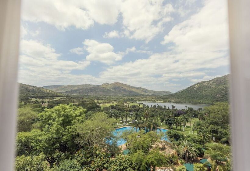 Люкс Superior, Sun City Hotel And Casino