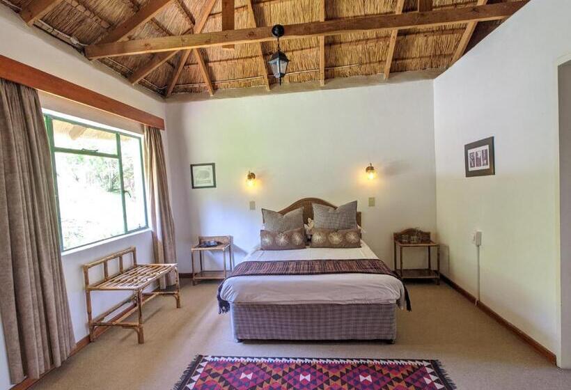 חדר משפחתי, Wyndford Holiday Farm