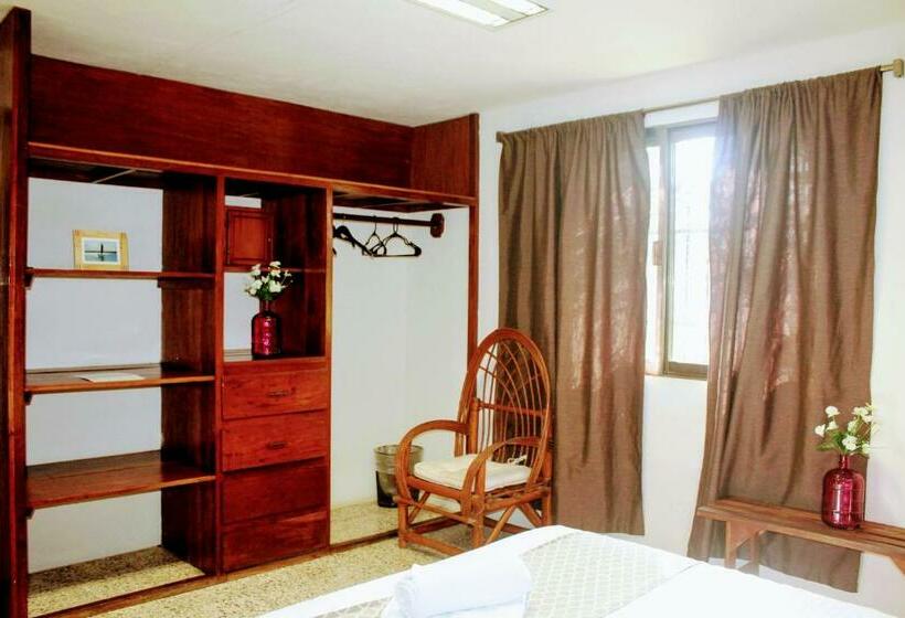 Háromágyas Standard Szoba Megosztott Fürdővel, Hostal & Suites Pata De Perro