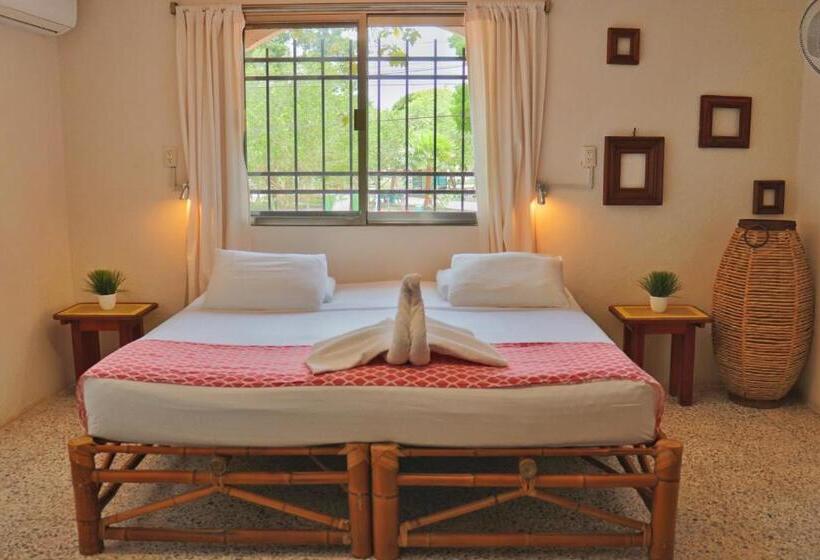 Háromágyas Standard Szoba Megosztott Fürdővel, Hostal & Suites Pata De Perro