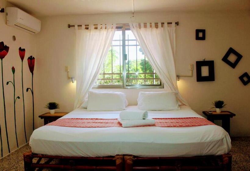 Háromágyas Standard Szoba Megosztott Fürdővel, Hostal & Suites Pata De Perro