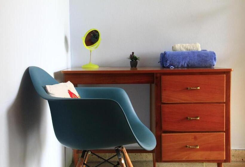 Номер Стандарт с Балконом, Azul Cielo Hostel