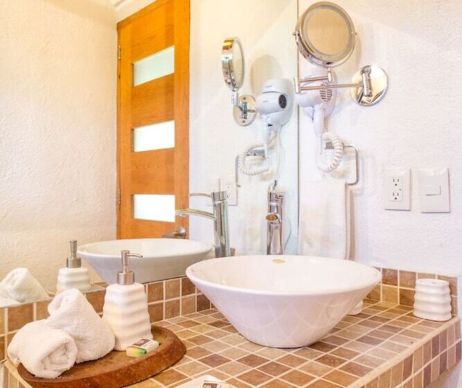 Camera Quadrupla Standard, La Joya Del Viento