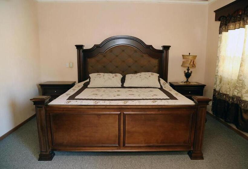 سوئیت با وان آب گرم, Casa Celia Hotel Restaurante