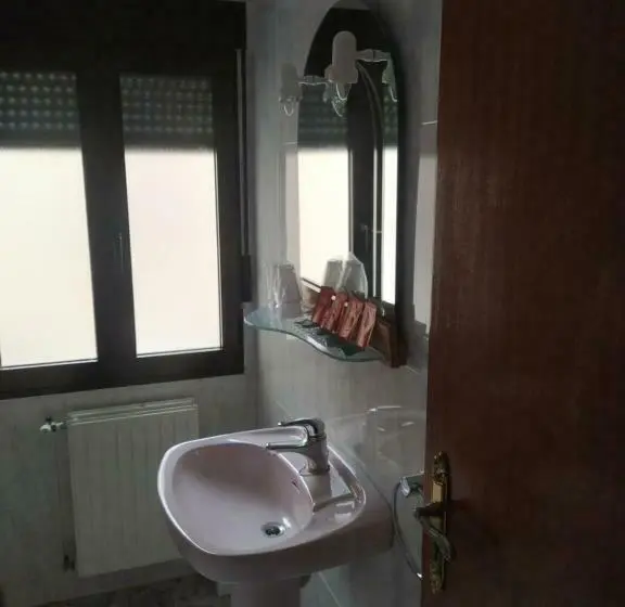Perhehuone, Hostal Arribes Del Duero