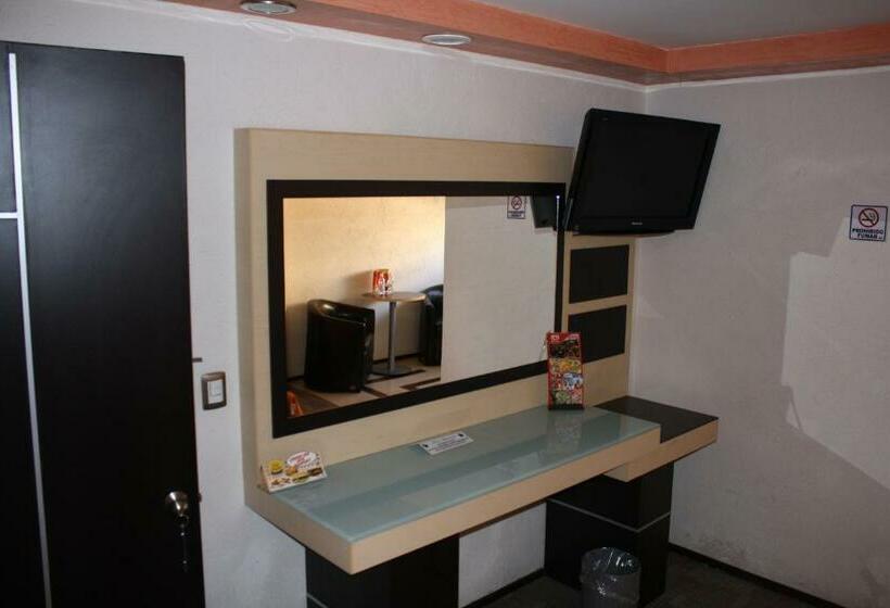 غرفة ديلوكس مزوَّدة بجاكوزي, Aqueronte