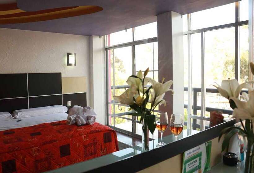 غرفة ديلوكس مزوَّدة بجاكوزي, Aqueronte