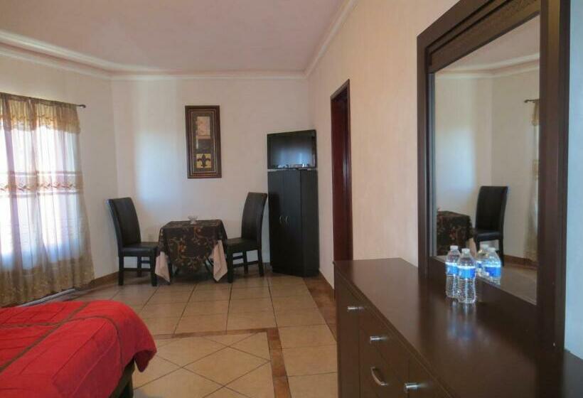 اتاق لوکس با تخت بزرگ, Casa Celia Hotel Restaurante