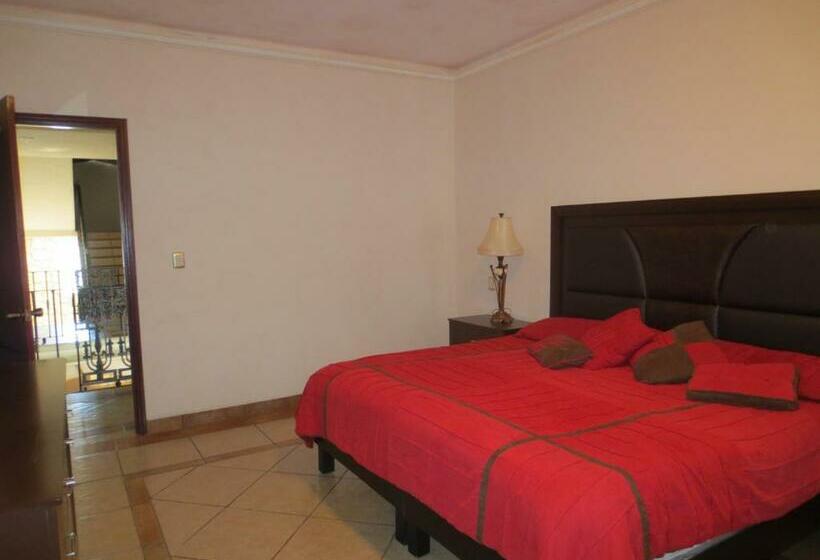 اتاق لوکس با تخت بزرگ, Casa Celia Hotel Restaurante