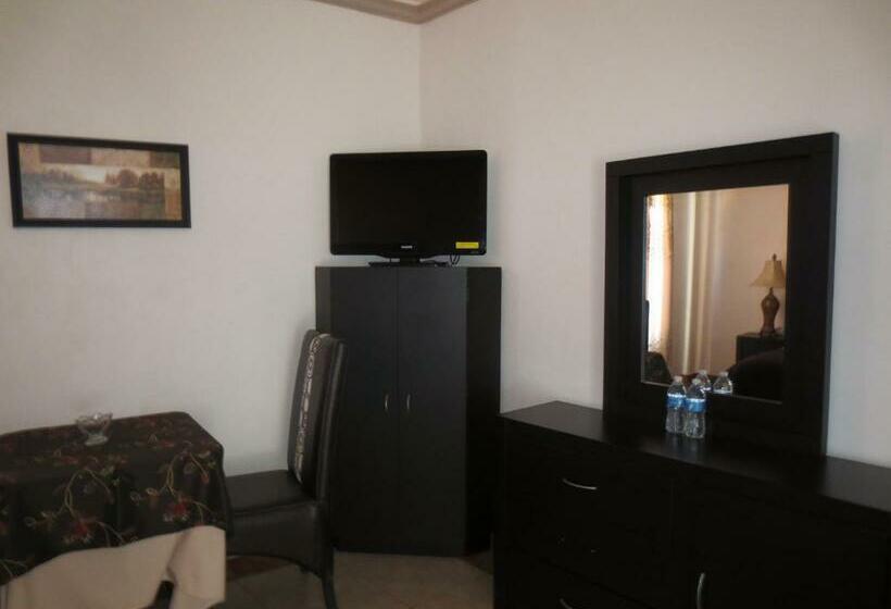 اتاق لوکس با تخت بزرگ, Casa Celia Hotel Restaurante