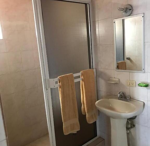 غرفة ديلوكس, Doña Crucita