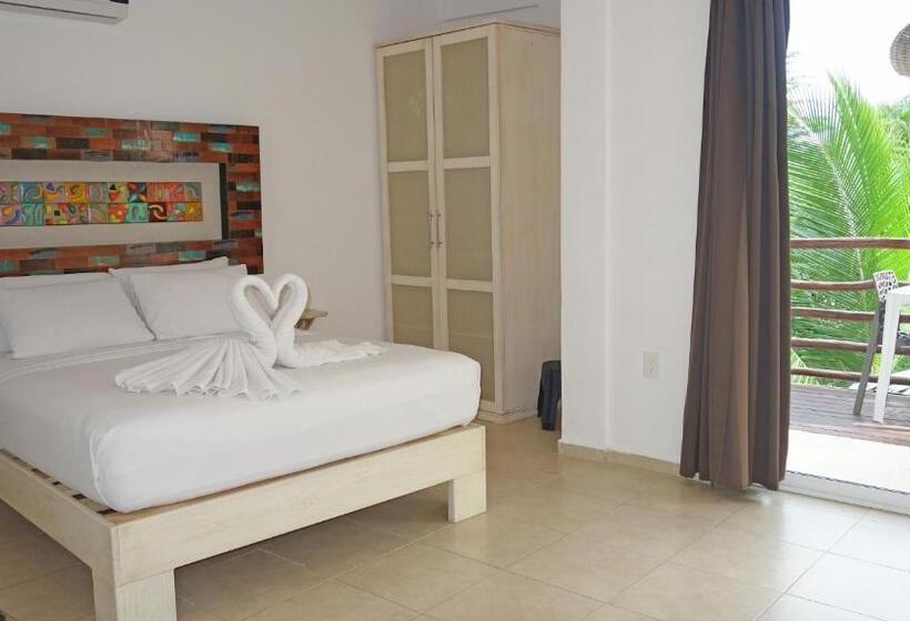 Номер Стандарт с Террасой, El Fuerte Beach Apartments