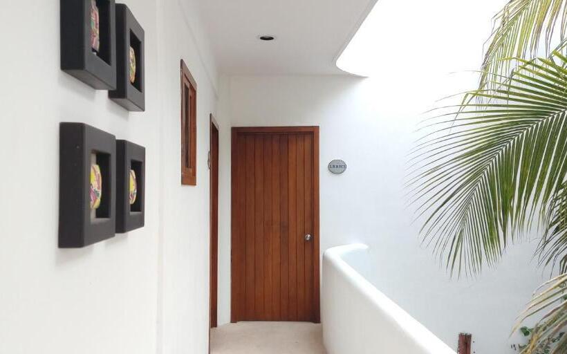 Номер Superior Вид на Море, El Fuerte Beach Apartments