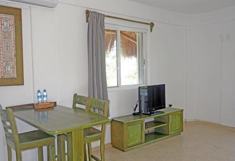 Номер Superior Вид на Море, El Fuerte Beach Apartments