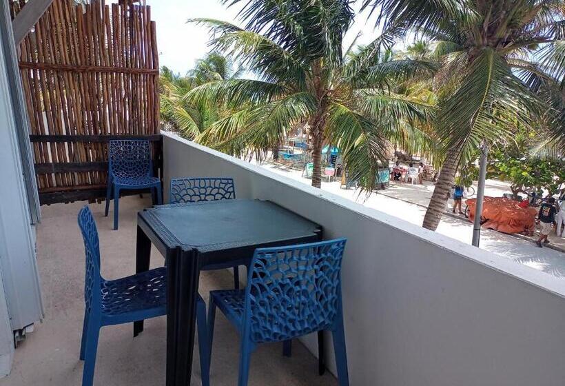 Номер Стандарт с Балконом, El Fuerte Beach Apartments