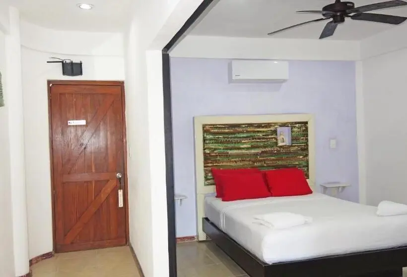 オーシャンビュースイート, El Fuerte Beach Apartments