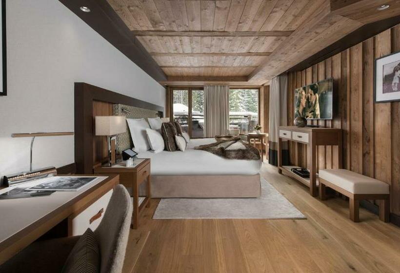 Номер Deluxe, Hôtel Barrière Les Neiges Courchevel