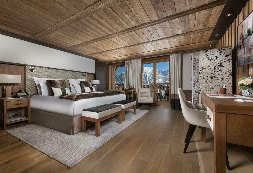 Номер Deluxe, Hôtel Barrière Les Neiges Courchevel