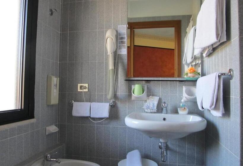 חדר סטנדרט נוף לאגם, La Bussola