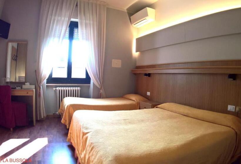 חדר קומפורט לשלושה, La Bussola
