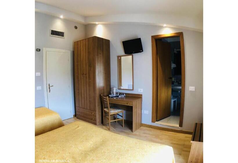 חדר קומפורט לשלושה, La Bussola