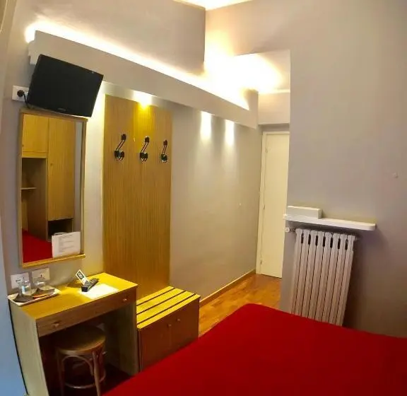 Basic Yhden Hengen Huone, La Bussola