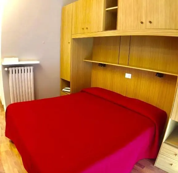 Basic Yhden Hengen Huone, La Bussola