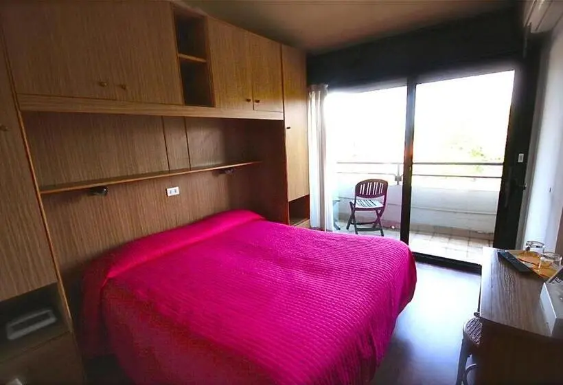 Basic Yhden Hengen Huone, La Bussola